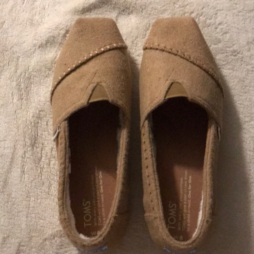 Toms, size 8 furry inside, NWOT, never worn!